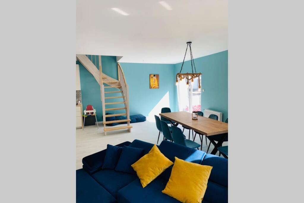 Uroczy Apartament Z Basenem I Kortem Tenisowym Pobierowo Eksteriør billede